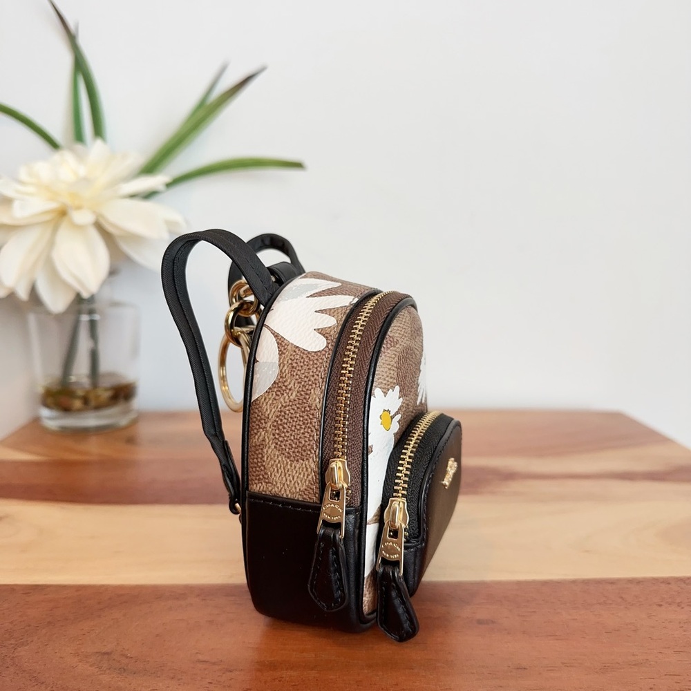 NWT Coach Mini Court Backpack Bag Charm‎ In Signature Canvas With Floral Print - Picture 2 of 4